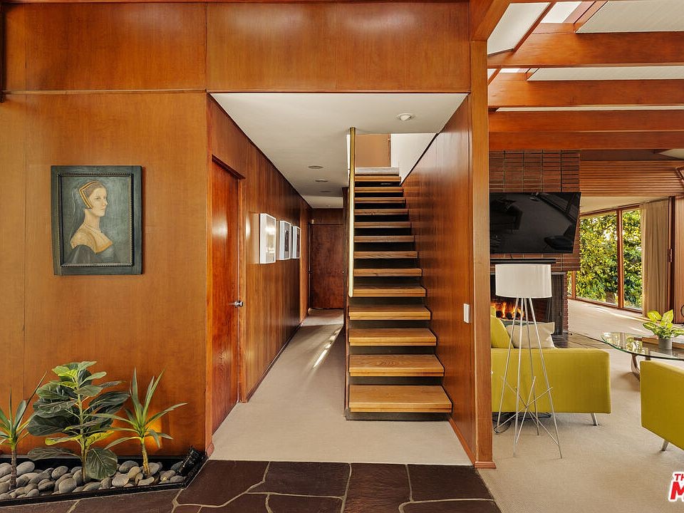 8th image of 3499 Beverly Glen Blvd